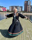 Heidi tilpasset vestfoldbunadene Blå Bunadstrikk  thumbnail