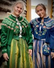 Lisa, tilpasset Nordlandsbunaden Blå Bunadstrikk  thumbnail