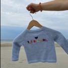 The Big Blue genser (oppskrift) The Knitting Stories  thumbnail