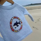 The Big Blue genser (oppskrift) The Knitting Stories  thumbnail