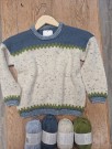 PetiteKnit Cross Sweater junior Peer Gynt Tweed, blå og grønn thumbnail