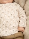 2413-2 Lilja Cardigan, Diaper Pants, Tights og bonnet (oppskrift) thumbnail
