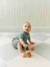 2603-5 Theodore Playsuit Baby Romper (oppskrift) thumbnail
