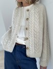 LeKnit Siri Cardigan strikkeoppskrift papir  thumbnail