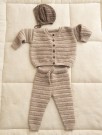 2413-4 Fillip cardigan, pants og bonnet (oppskrift) thumbnail