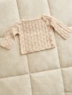 2413-2 Lilja Cardigan, Diaper Pants, Tights og bonnet (oppskrift) thumbnail