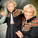 Grethe Svart, tilpasset Vestfoldbunadene Bunadstrikk thumbnail