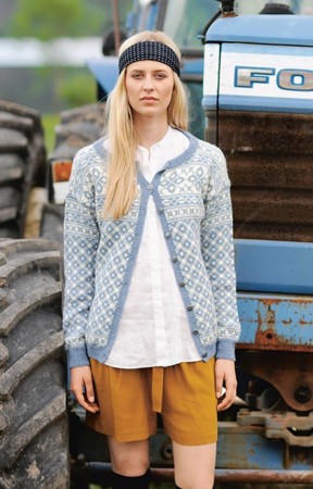 T46-8 Rygja damekofte Sisu blåmelert