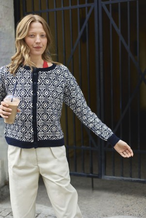 T75-9 Meldal damekofte Tynn Peer Gynt