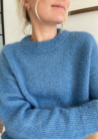 Stockholm Sweater Tynn Silk Mohair Mørk himmelblå Strikkepakke PetiteKnit