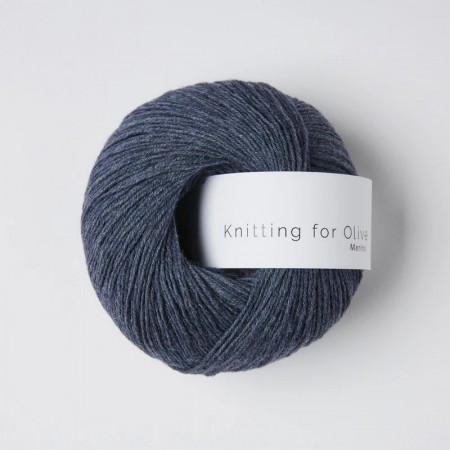 Knitting for Olive Merino Blå hval