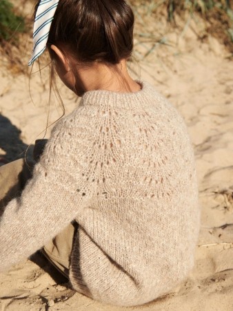 Lille Peacock Sweater (oppskrift) LeKnit