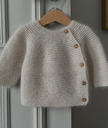 Indiblomst Fagerborg omslagsjakke Chunky 21m/10cm (oppskrift)