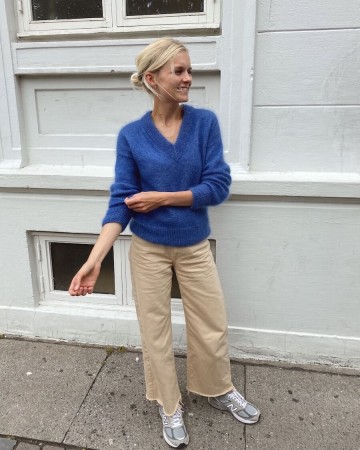 Stockholm Sweater V-neck (oppskrift) PetiteKnit