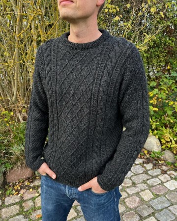 Pk187 Moby Sweater Man (oppskrift) PetiteKnit