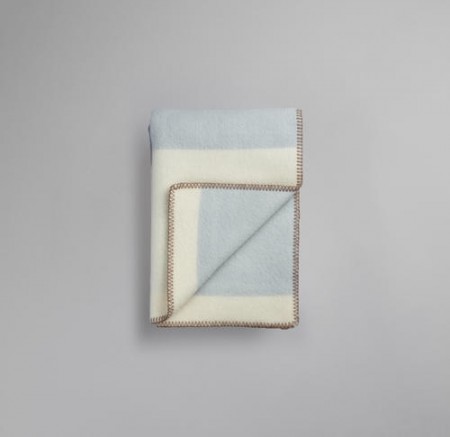 Bergstaden beige / blue pledd | Røros Tweed